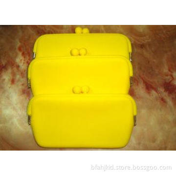 Hot selling yellow pochi IV silicone coin purse for eyeglas